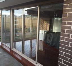 Aluminium Sliding Door 3 Panel Primrose