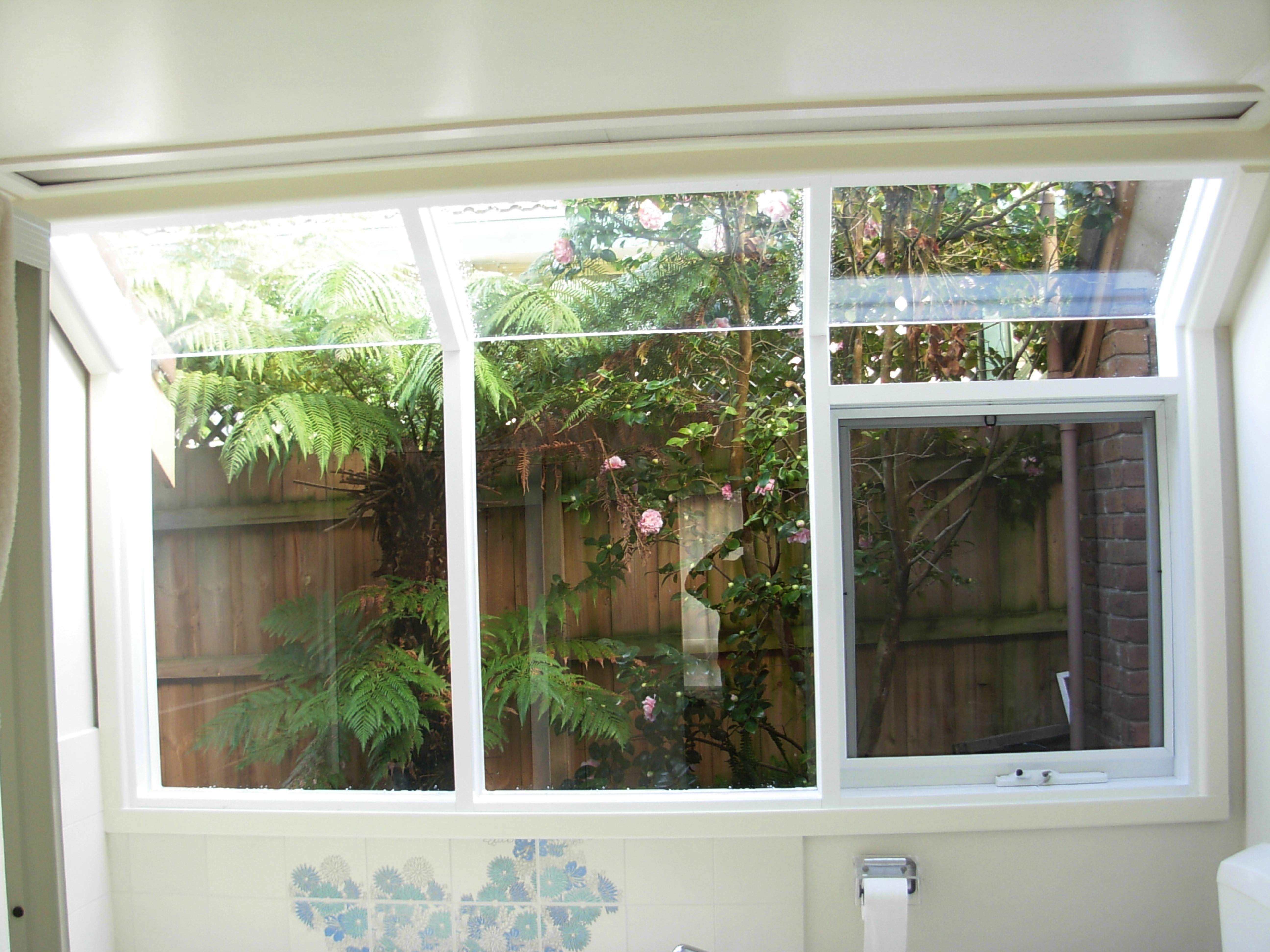 Aluminium Bay Windows Garden Hooded, How Much Does It Cost To Add A Garden Window In France